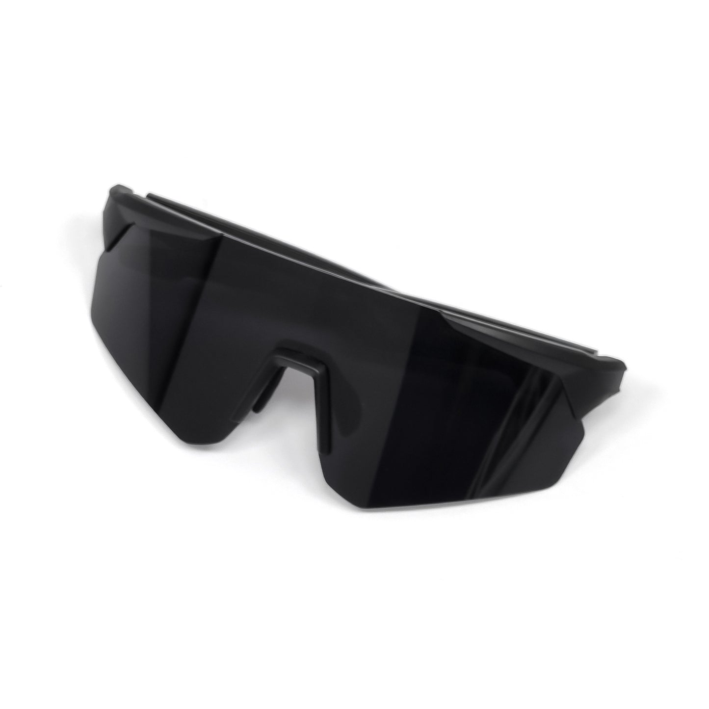 SENBONO QY-PRO2 smart glasses are the first choice. The large frame and colored polarized lenses can effectively block the glare of the sun and easily cope with scenes such as cycling and mountaineering.