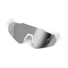 QY-PRO2 smart glasses are the first choice. The large frame and colored polarized lenses can effectively block the glare of the sun and easily cope with scenes such as cycling and mountaineering.