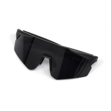 QY-PRO2 smart glasses are the first choice. The large frame and colored polarized lenses can effectively block the glare of the sun and easily cope with scenes such as cycling and mountaineering.